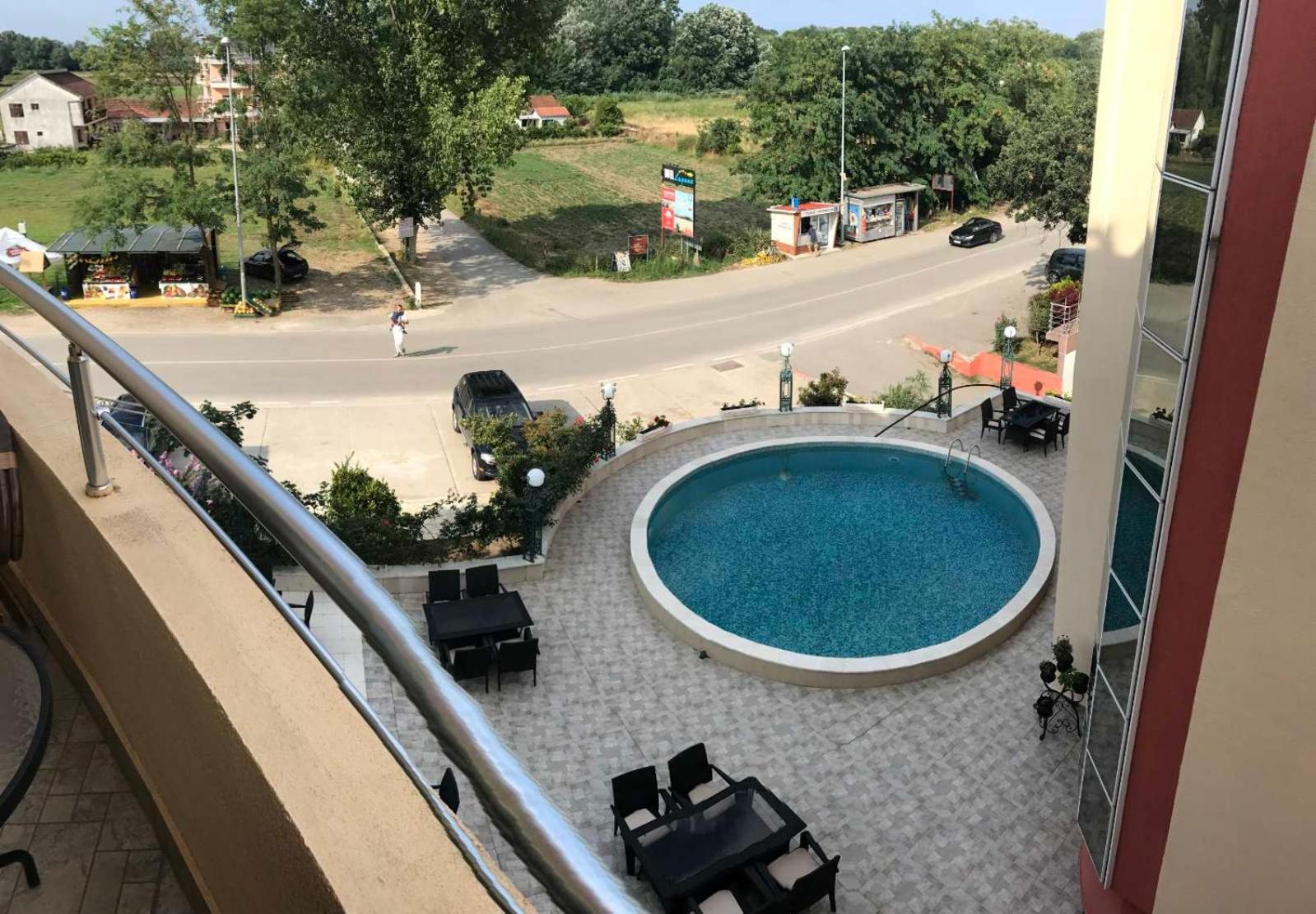 Imperial Hotel 乌尔齐尼 外观 照片