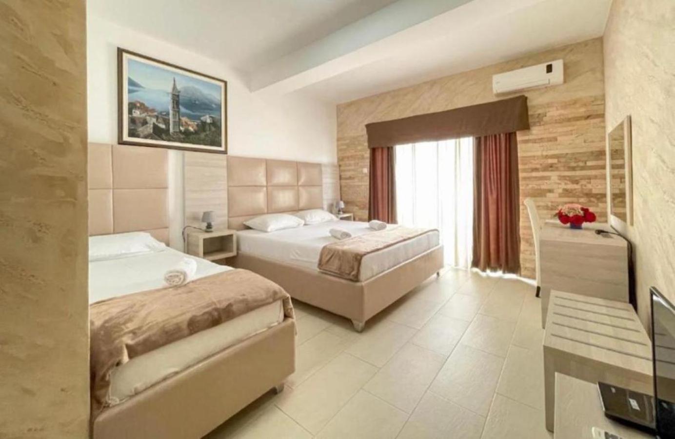 Imperial Hotel 乌尔齐尼 外观 照片