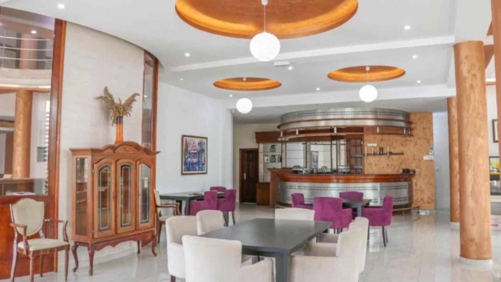 Imperial Hotel 乌尔齐尼 外观 照片